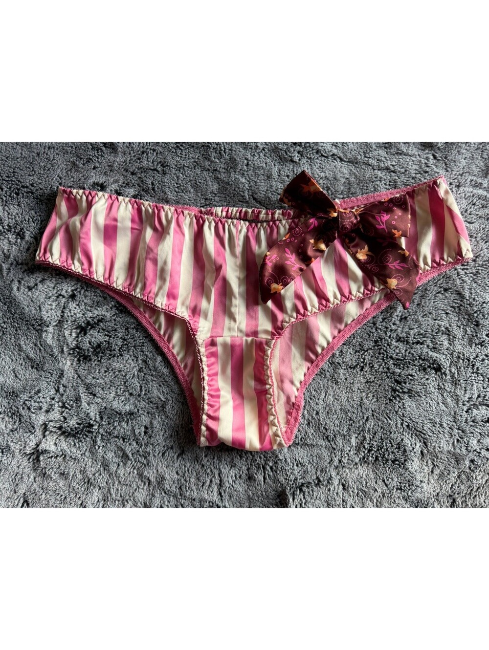 NWT Victoria's Secret Sexy Little Things Pink Striped Brief 🩷 Goldfish Bow M